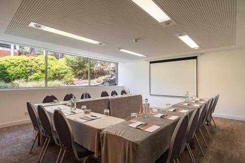 Espace de conférence ou salle de réunion dans l'établissement Onyria Marinha Cascais, Vignette Collection by IHG