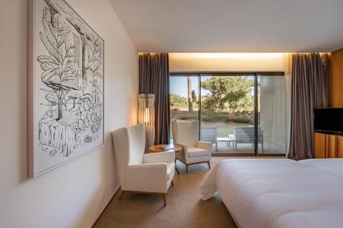 Un ou plusieurs lits dans un hébergement de l'établissement Onyria Marinha Cascais, Vignette Collection by IHG