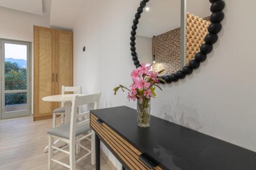 Edward Luxury Suites