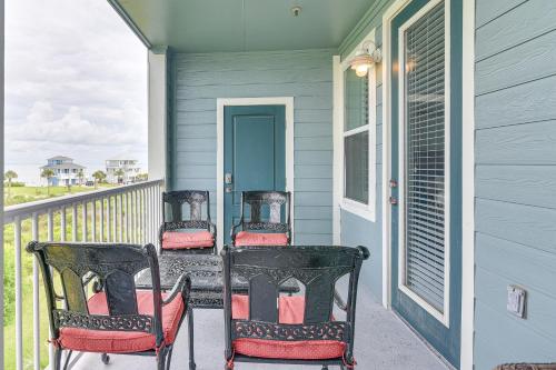 Balkón nebo terasa v ubytování Walk to Beach Condo with Bay View in Galveston
