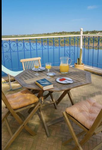 Vista de un río cerca de este riad