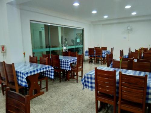 Restoran atau tempat lain untuk makan di Atrius Hotel
