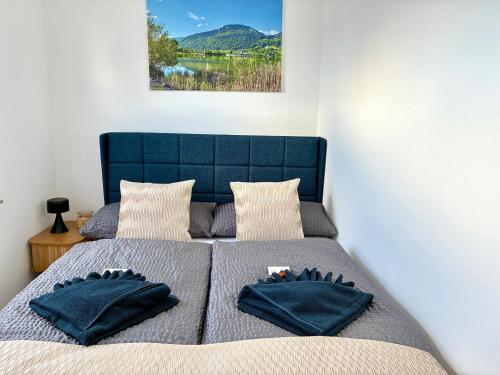 Ένα ή περισσότερα κρεβάτια σε δωμάτιο στο LYMA Suites - Family Suite S66