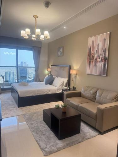 Dubai Downtown Canal View Studio 2306