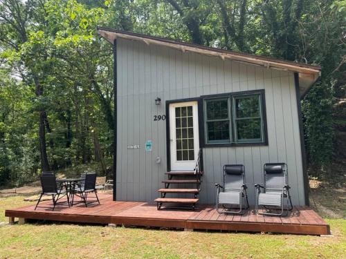Gallery image of The Holler Cabin in Eureka Springs