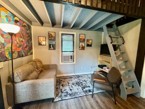 Gallery image of The Holler Cabin in Eureka Springs