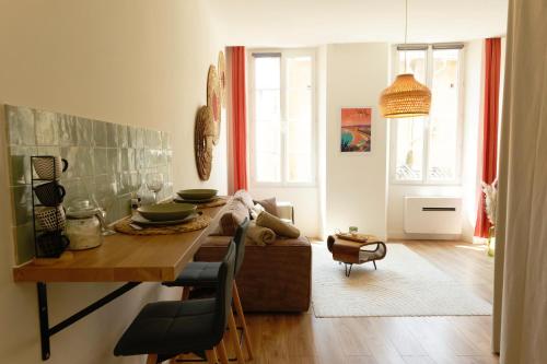 Studio au coeur du Vieux Nice - Vue mer et clocher