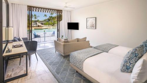 TV a/nebo společenská místnost v ubytování InterContinental Hayman Great Barrier Reef