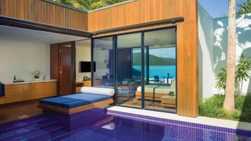 Bazén v ubytování InterContinental Hayman Great Barrier Reef nebo v jeho okolí