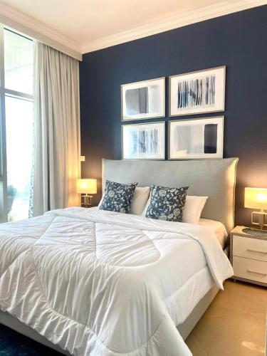 Sea Breeze Luxury 2BR, Dubai Marina, Big Terrace, Near Beach, Pool access, by Stay Vista! for up to 6 Guests