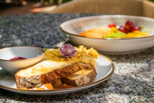 Đồ ăn tại/gần khách sạn