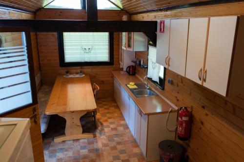 Η κουζίνα ή μικρή κουζίνα στο Apartma ob Kolpi Križan