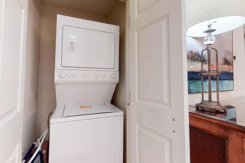 Gallery image of 2510 Tennis Villas King Suite in Fernandina Beach