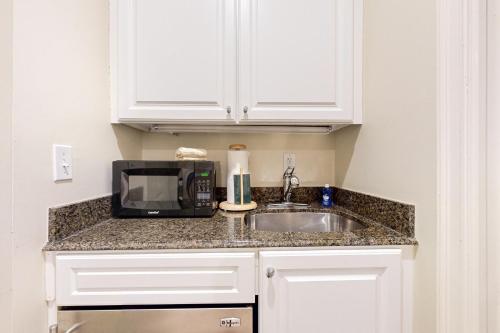 Gallery image of 2520 Tennis Villa Efficiency in Fernandina Beach