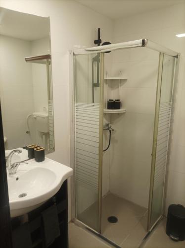 Koupelna v ubytování כּוֹכַב יָם