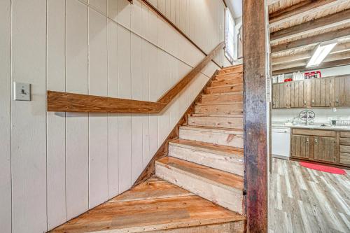 Fotografie z fotogalerie ubytování Walk to Downtown Ruidoso Cozy Wooded Retreat v destinaci Ruidoso