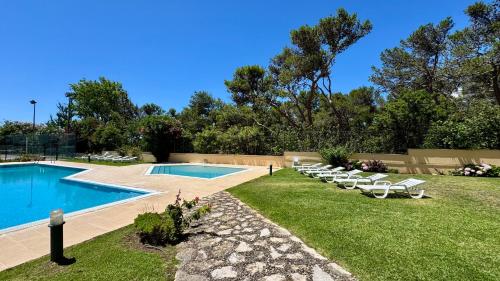 Πισίνα στο ή κοντά στο 2 bedrooms with swimming pool Nomad Dreams N 7