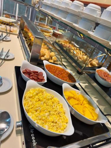 ホテルの敷地内または近くでの食事または食べ物
