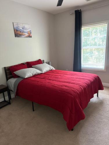 Postel nebo postele na pokoji v ubytování Spacious 4Bdr house 15 Mins From Parris Island and Downtown Beaufort
