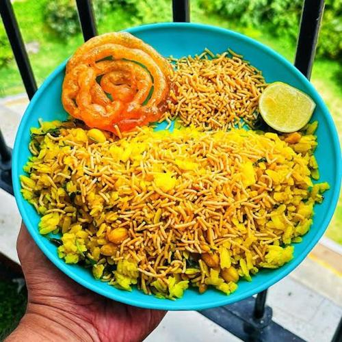 Jídlo v hostelu nebo okolí