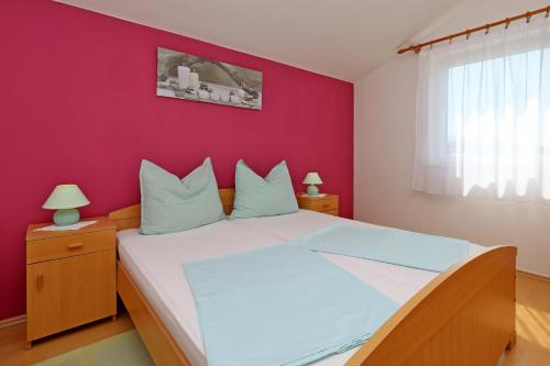 Apartments with parking space Barbat, Rab - 24547
