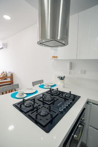 Dapur atau dapur kecil di Luxury seafront APT ideal to relax in family