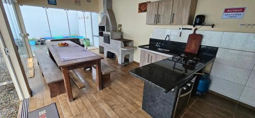 Kuchyň nebo kuchyňský kout v ubytování Casa Ubatuba
