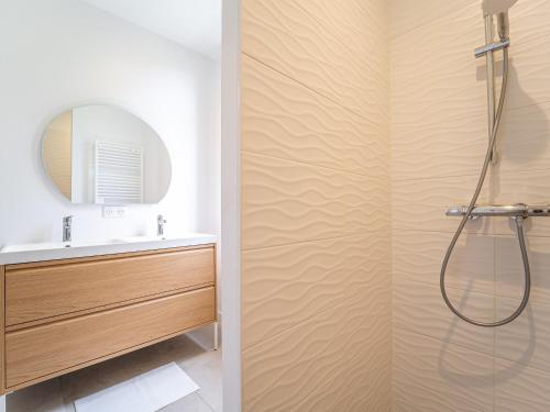 Koupelna v ubytování Maison familiale à Saint-Julien-en-Born, 8 pers, proche océan - FR-1-50-191