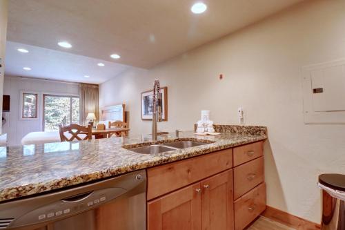 Dapur atau dapur kecil di PG G-5 Peregrine condo