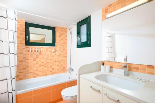 Aerino House - 2BD Apartment in Hersonissos - Sleeps 5