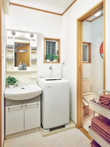A 3rooms Max12people 3min Tateishi Sta 20min Asakusa 25min Tokyo Sta 30min Shinjuku Easy Access to Skytree Family House Tokyo 立石 最大12名 TATEISHI HIDEAWAY