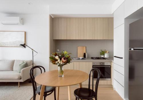 Kuchyň nebo kuchyňský kout v ubytování Urban Clayton South Apartment
