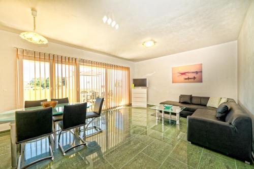 Apartment UNA 2