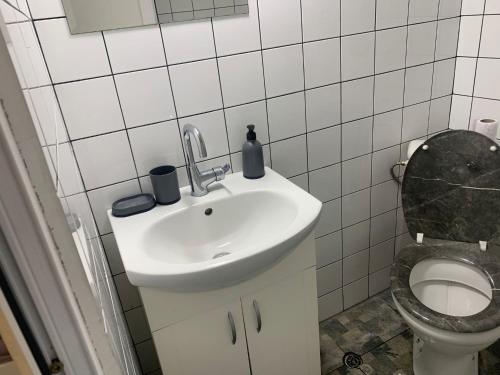 Ένα μπάνιο στο Norm Dorm Center Plovdiv