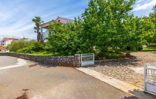 1 Bedroom Amazing Apartment In Malinska