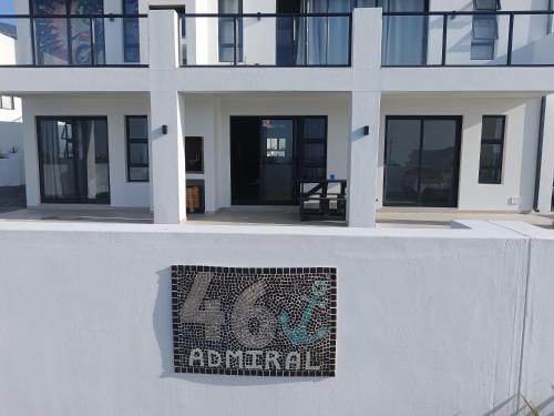 Το κτήριο όπου στεγάζεται  το διαμέρισμα