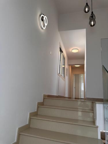 Gambar di galeri bagi MyCyprusStay - Jo's Sunny SeaView Villa di Kissonerga