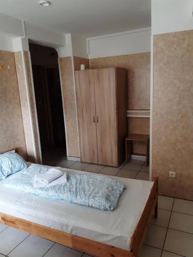 2-Rent Group Hostel Apartments EVE74にあるベッド