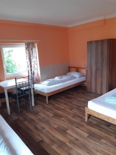 2-Rent Group Hostel Apartments EVE74にあるベッド