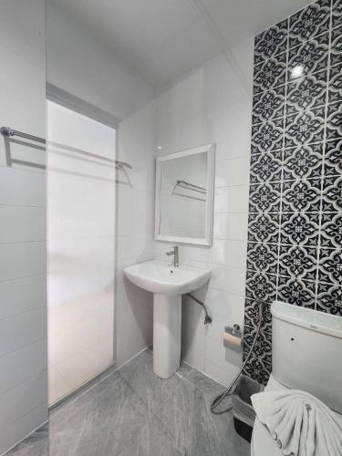 Ένα μπάνιο στο Chanakarn Pool Access Rawai