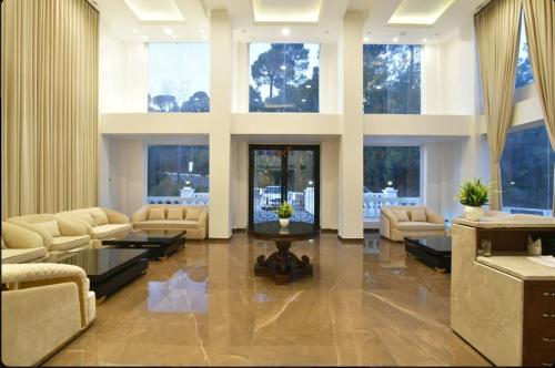 Χώρος καθιστικού στο Claret inn by Lawrence Hotels