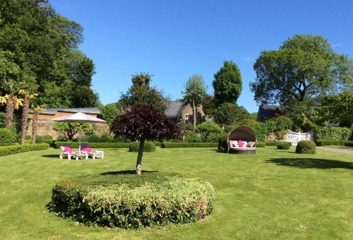 Jardín al aire libre en Manoir De Kertalg