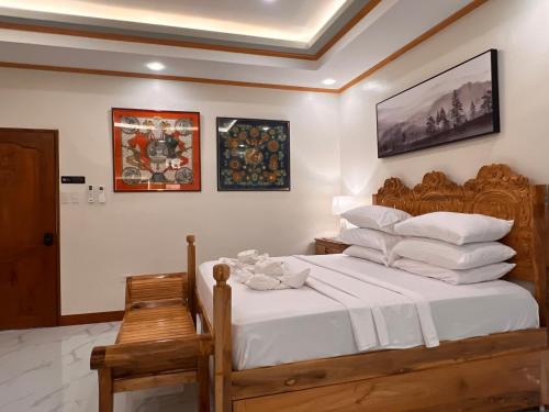 Postel nebo postele na pokoji v ubytování Luxury Vacation House Oceanfront in Lila, Bohol