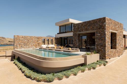 Kolam renang di atau dekat dengan Ormus Villa - Beachfront Sanctuary Blending with Earth, Sun & Sea by etouri
