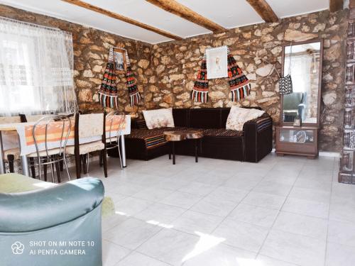 Χώρος καθιστικού στο Casa La Umbra Muntilor
