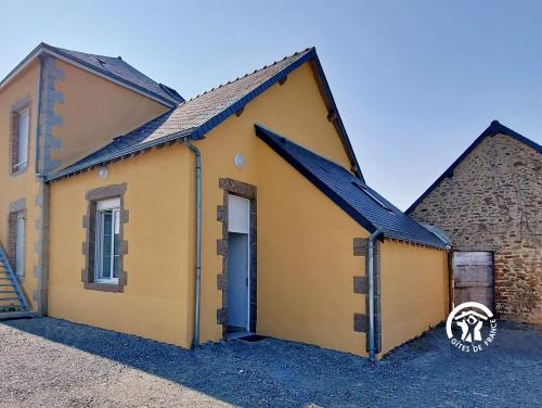 Το κτήριο όπου στεγάζεται  η παραθεριστική κατοικία