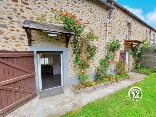 Το κτήριο όπου στεγάζεται  η παραθεριστική κατοικία