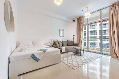 Studio Steps from JBR Beach and Marina Walk, Conveniently located near Ain Dubai, Dec Towers T2, Dubai Marina by Deluxe Holiday Homes
