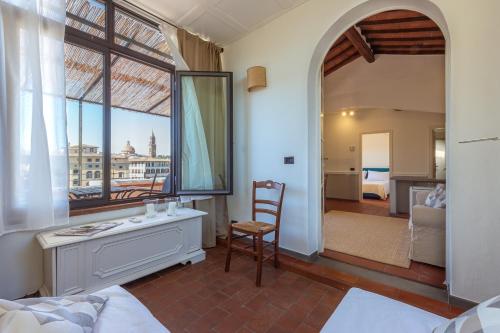 Ponte Vecchio Penthouse charming view