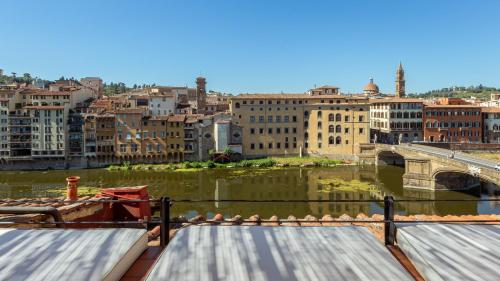 Ponte Vecchio Penthouse charming view